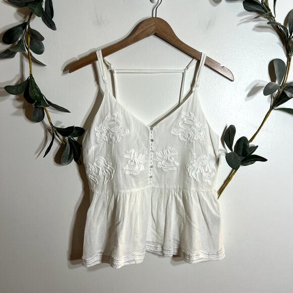 White Lace Tank LAST CALL - Picture 1 of 3